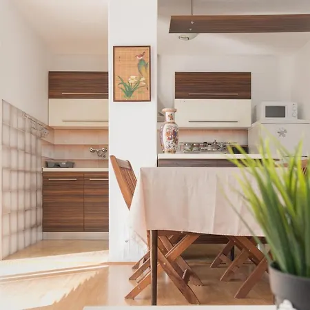 Apartment Casa Tea Near Queen Beach *