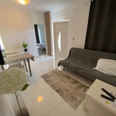 Apartment Casa Tea Near Queen Beach