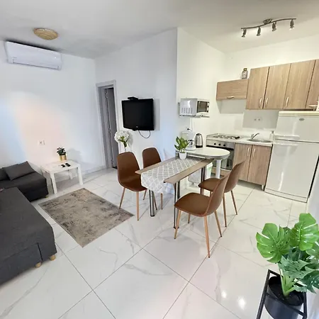 Apartment Casa Tea Near Queen Beach